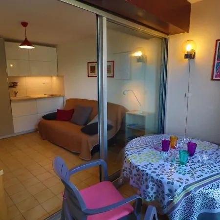 Appartement Studio cabine 25m² avec loggia EST et parking sécurisé - FR-1-472-122