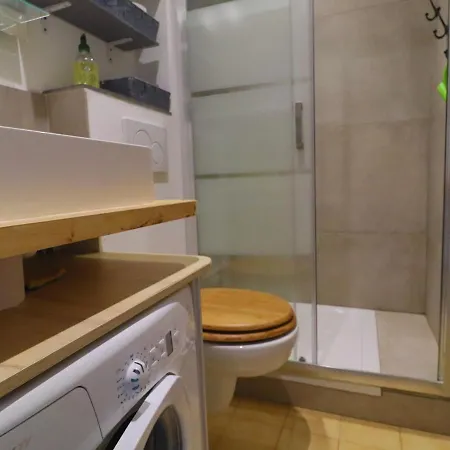 Studio cabine 25m² avec loggia EST et parking sécurisé - FR-1-472-122 Appartement Sète