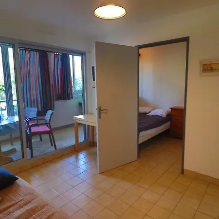 Studio cabine 25m² avec loggia EST et parking sécurisé - FR-1-472-122