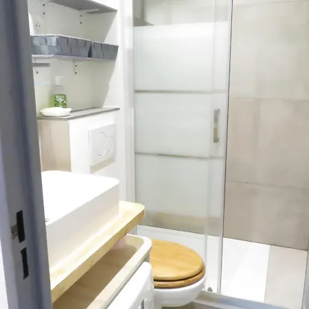 Appartamento 25m² Avec Loggia Est Et Parking Sécurisé - Fr-1-472-122 *