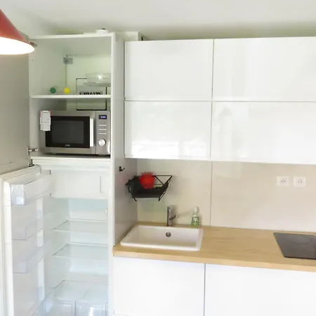 25m² Avec Loggia Est Et Parking Sécurisé - Fr-1-472-122 * Sète