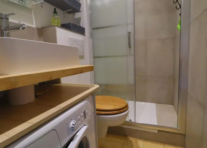 Studio Cabine 25M² Avec Loggia Est Et Parking Securise - Fr-1-472-122 شقة سُت